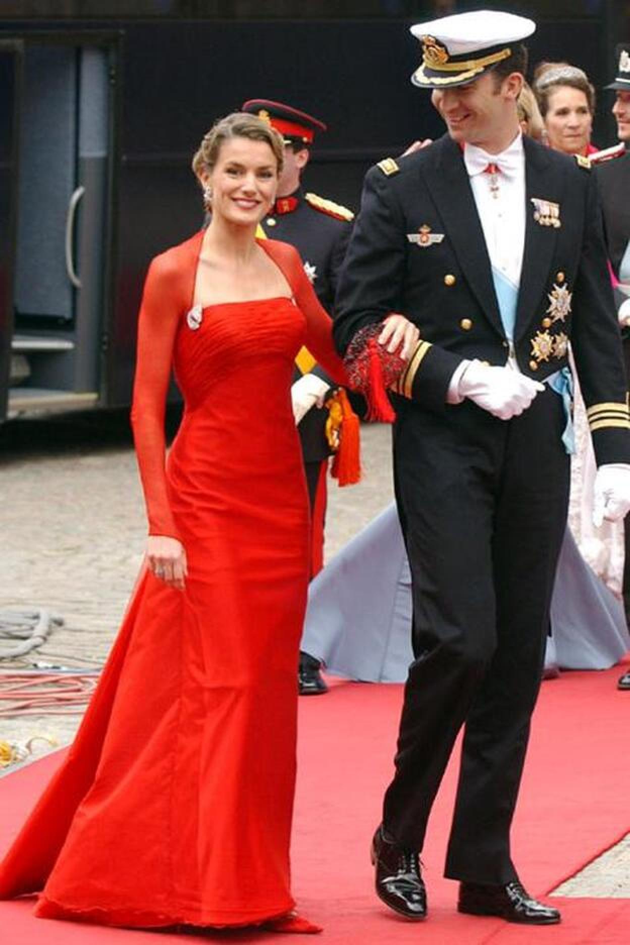 Pincha en la foto para ver los looks que nos gustaría que volviera a llevar la Reina Letizia./getty