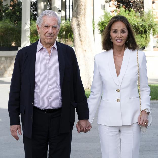 La preciosa historia de amor de Isabel Preysler y Mario Vargas Llosa: un divorcio polémico, escándalos y rumores malintencionados, así fueron los primeros años de la pareja