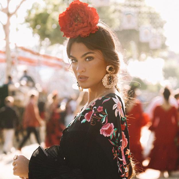 Marta Lozano vestida de flamenca