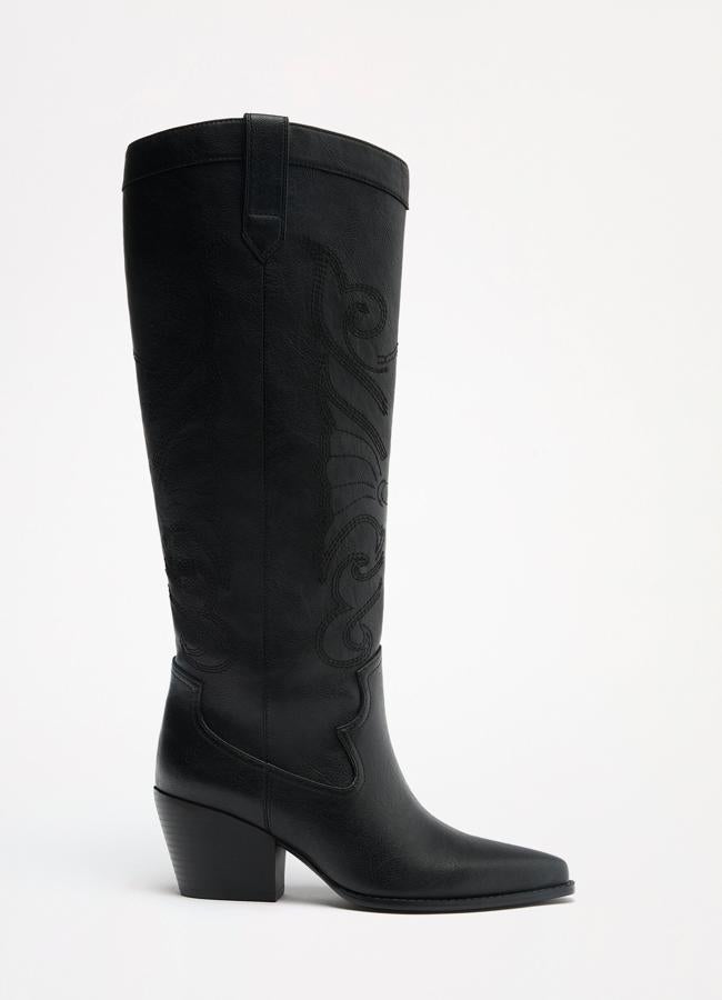 Bota cowboy negra, 39,99 euros.