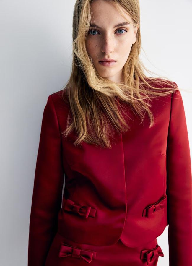 Chaqueta con lazos satinada