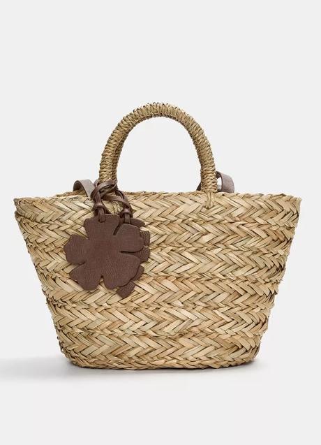 Bolso de rafia de Pull & Bear (25,99 euros)